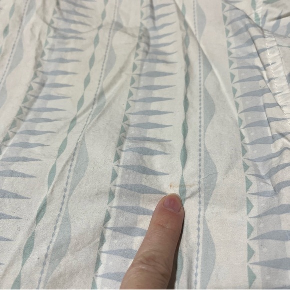 Disney Mens Shirt Extra Large White Blue Stripe Frozen Horse Elsa See Note- Flaw - Picture 11 of 11